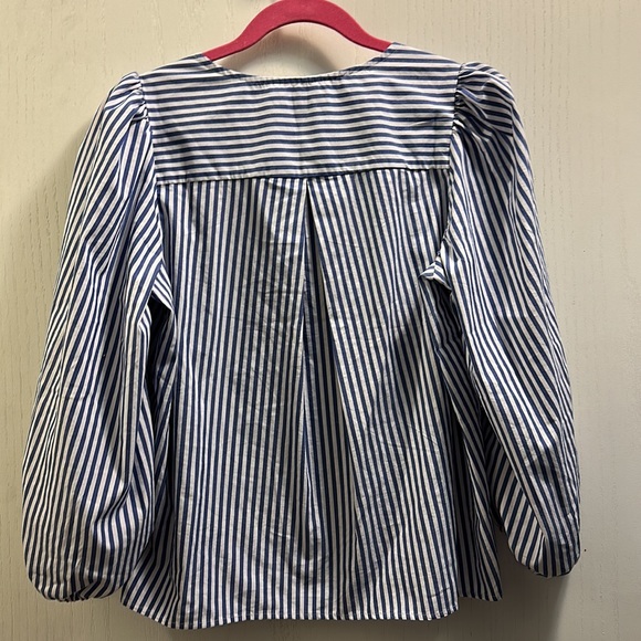 Banana Republic ladies small striped top. Poof long sleeves. V neck. Size small - Picture 4 of 4